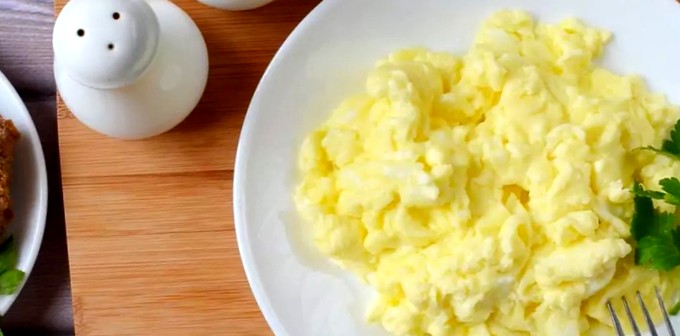 5 самых вкусных рецептов омлета с молоком